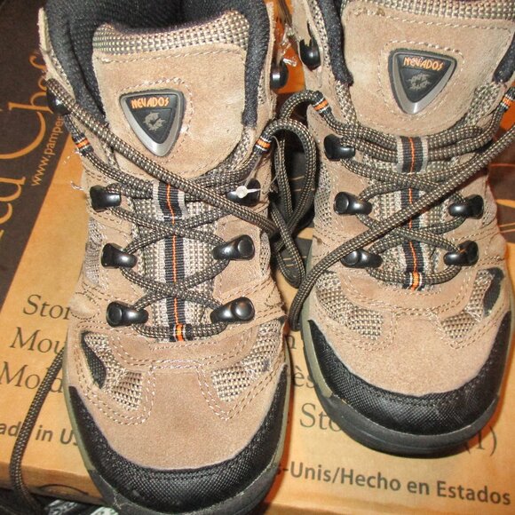 new nevados boys hiking boots sz 4 M these have been in closet unused for a year - Picture 1 of 4
